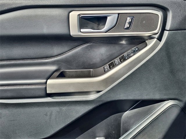 Used 2023 Ford Explorer XLT image 19