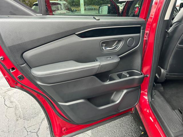 Used 2023 Honda Pilot Touring image 11