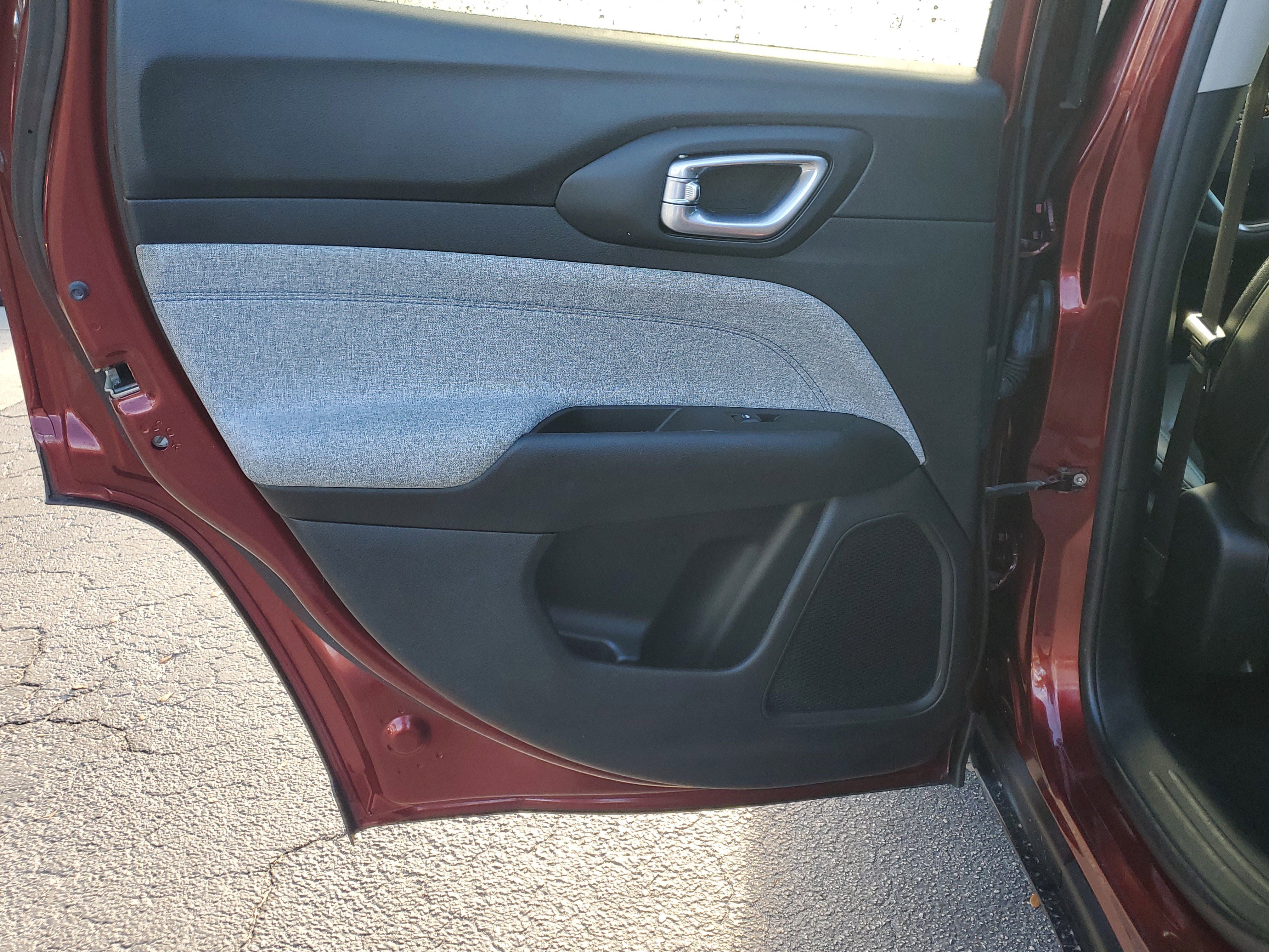 Used 2022 Jeep Compass Latitude image 10