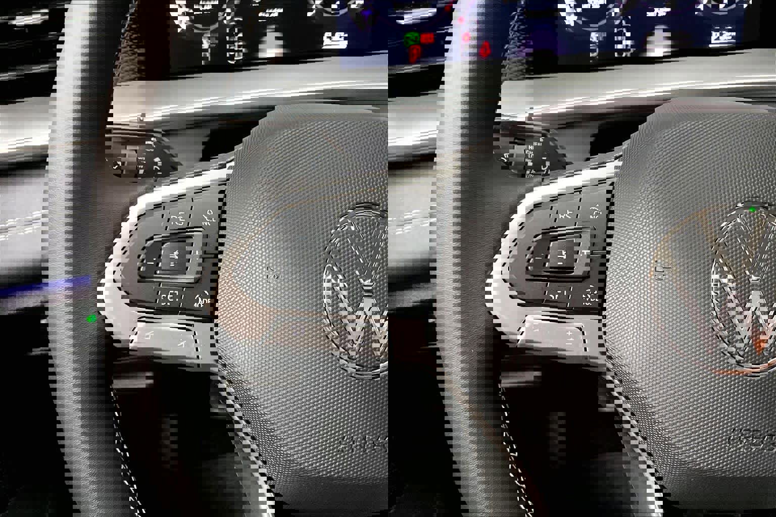 New 2026 Volkswagen Tiguan SE image 17