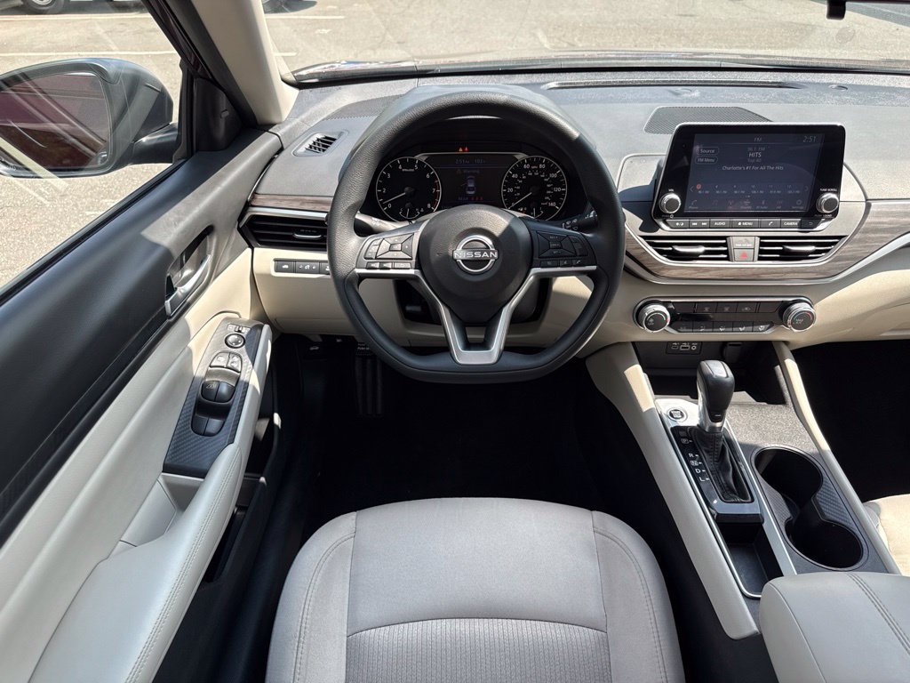 Certified 2025 Nissan Altima 2.5 SV FWD image 32