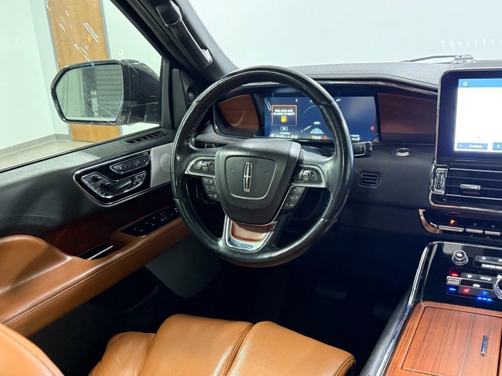 Used 2020 Lincoln Navigator Reserve w/ Luxury Package image 11
