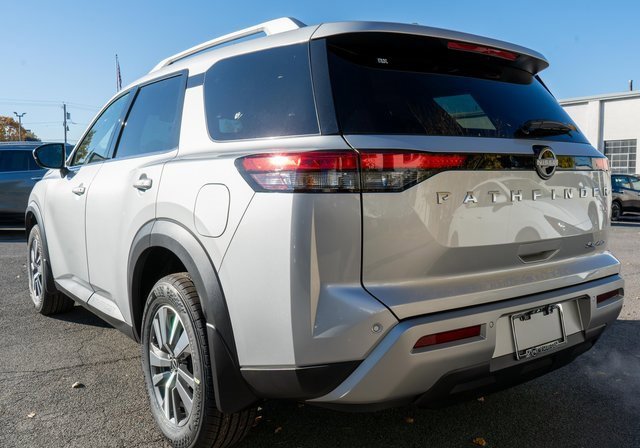 New 2025 Nissan Pathfinder SL image 7