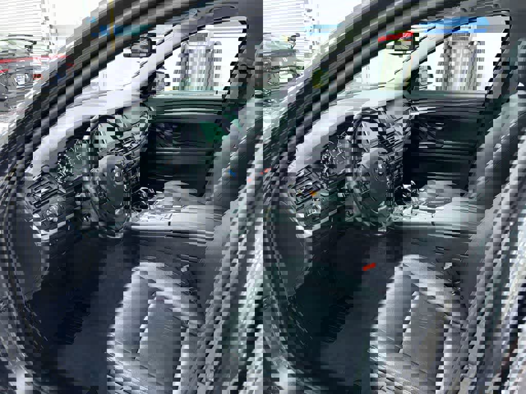 Used 2014 BMW 535i xDrive Sedan image 31