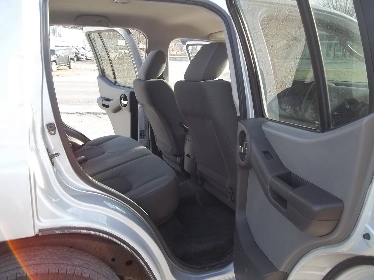 Used 2012 Nissan Xterra S AWD/4WD image 11