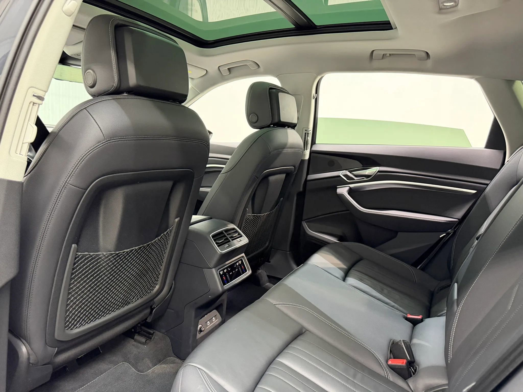 Used 2024 Audi Q8 e-tron Premium image 16