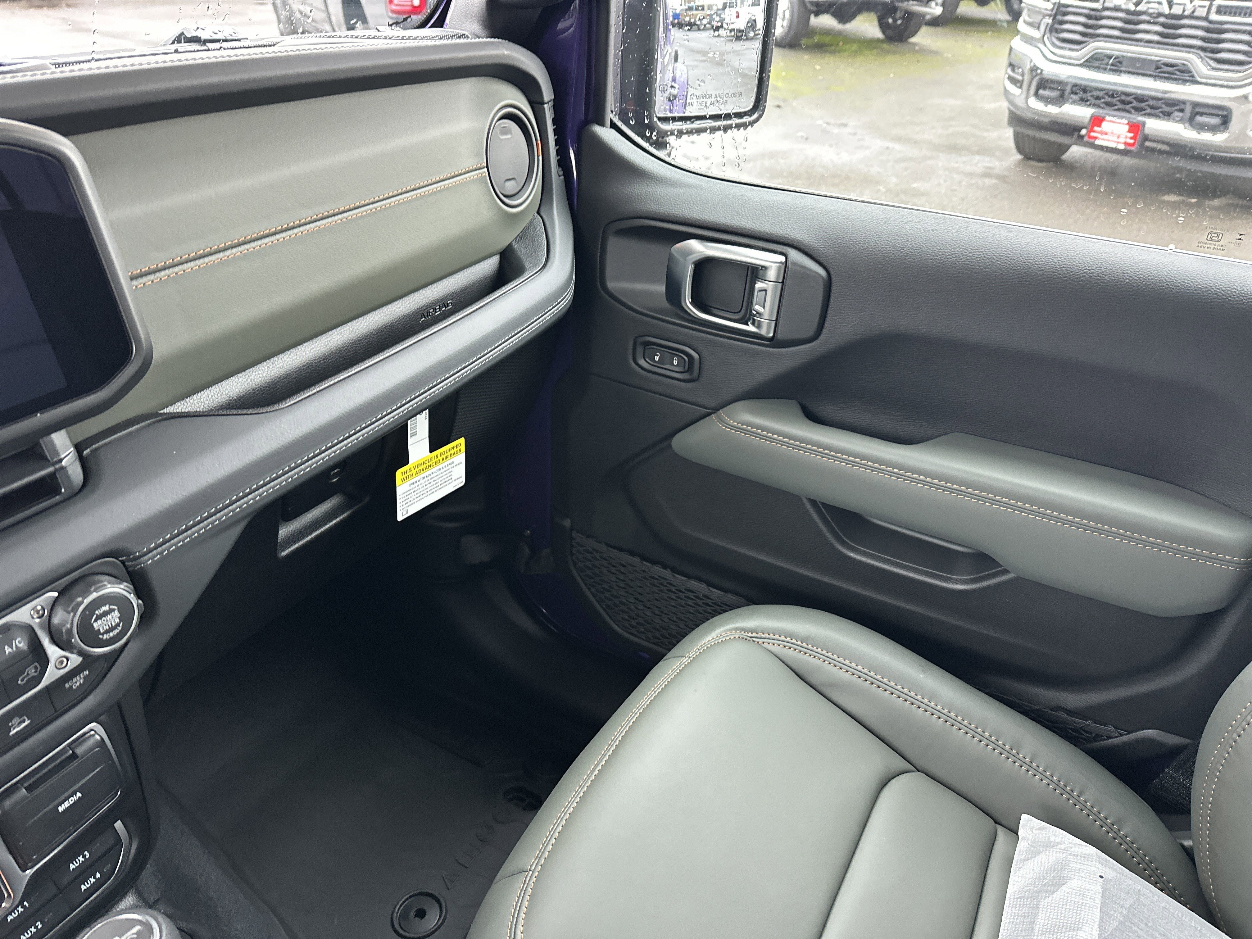 New 2026 Jeep Gladiator Mojave image 25