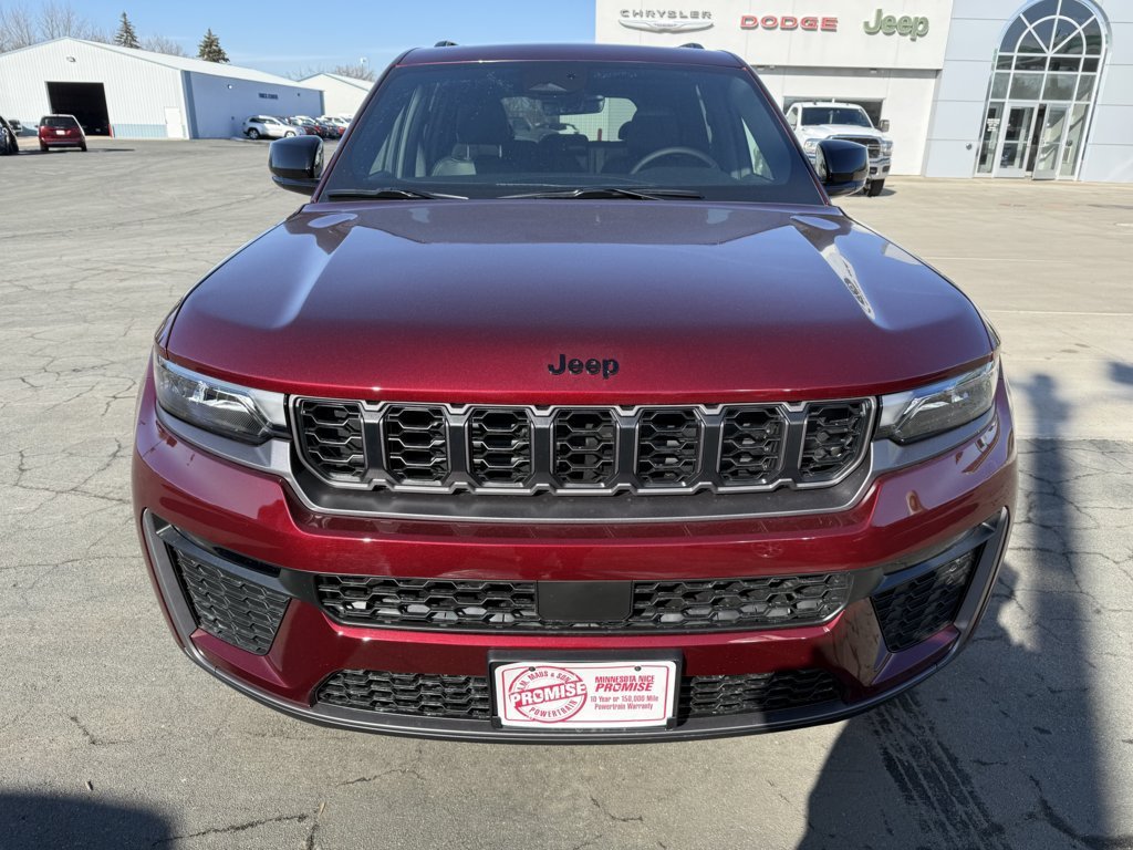New 2026 Jeep Grand Cherokee Limited w/ Limited Altitude Package AWD/4WD image 3