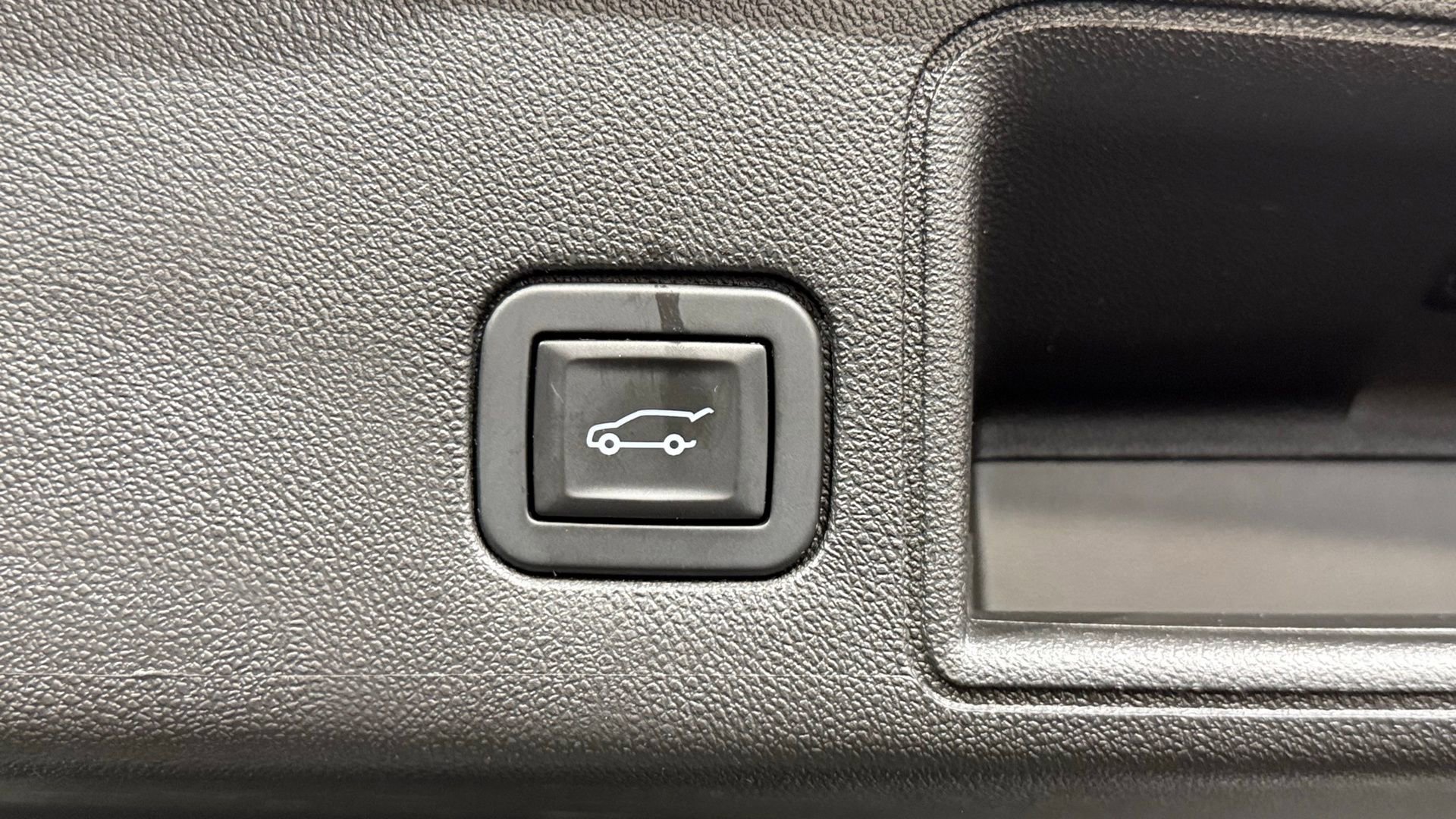 Used 2019 GMC Terrain Denali w/ Advanced Safety Package AWD/4WD image 27