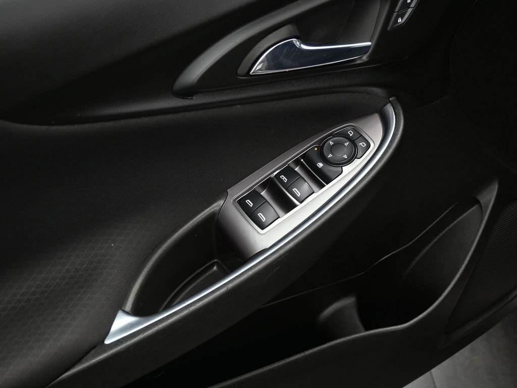 Used 2022 Chevrolet Malibu LT image 10