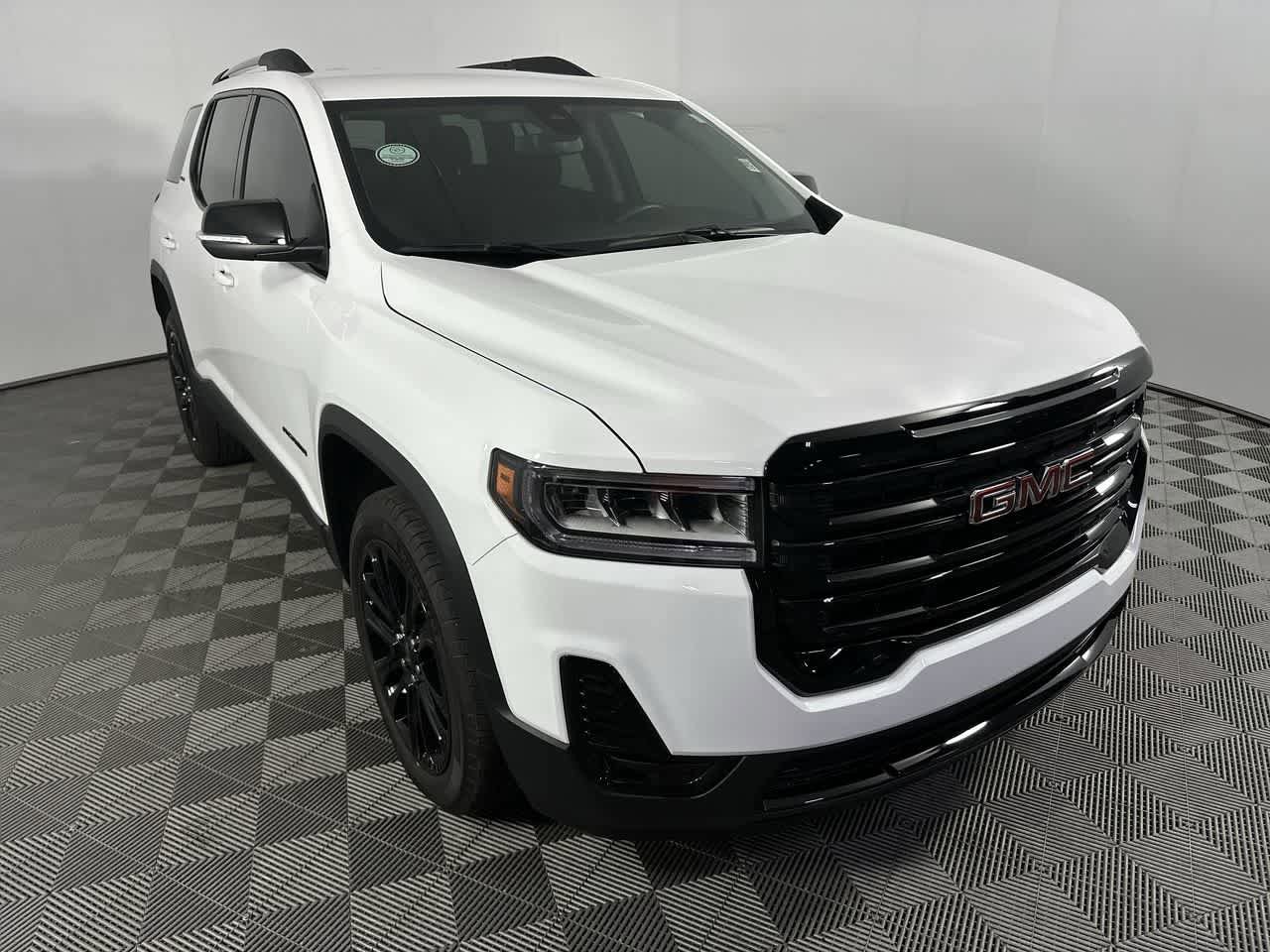 Used 2023 GMC Acadia SLE w/ Driver Convenience Package FWD image 12