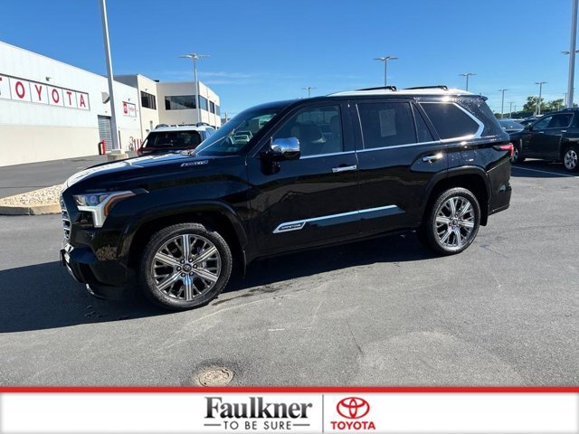 Used 2025 Toyota Sequoia Capstone AWD/4WD image 16