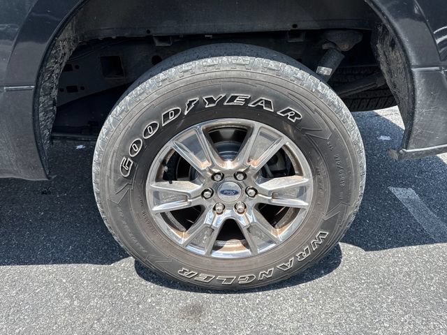 Used 2015 Ford F150 XLT w/ Equipment Group 302A Luxury AWD/4WD image 26