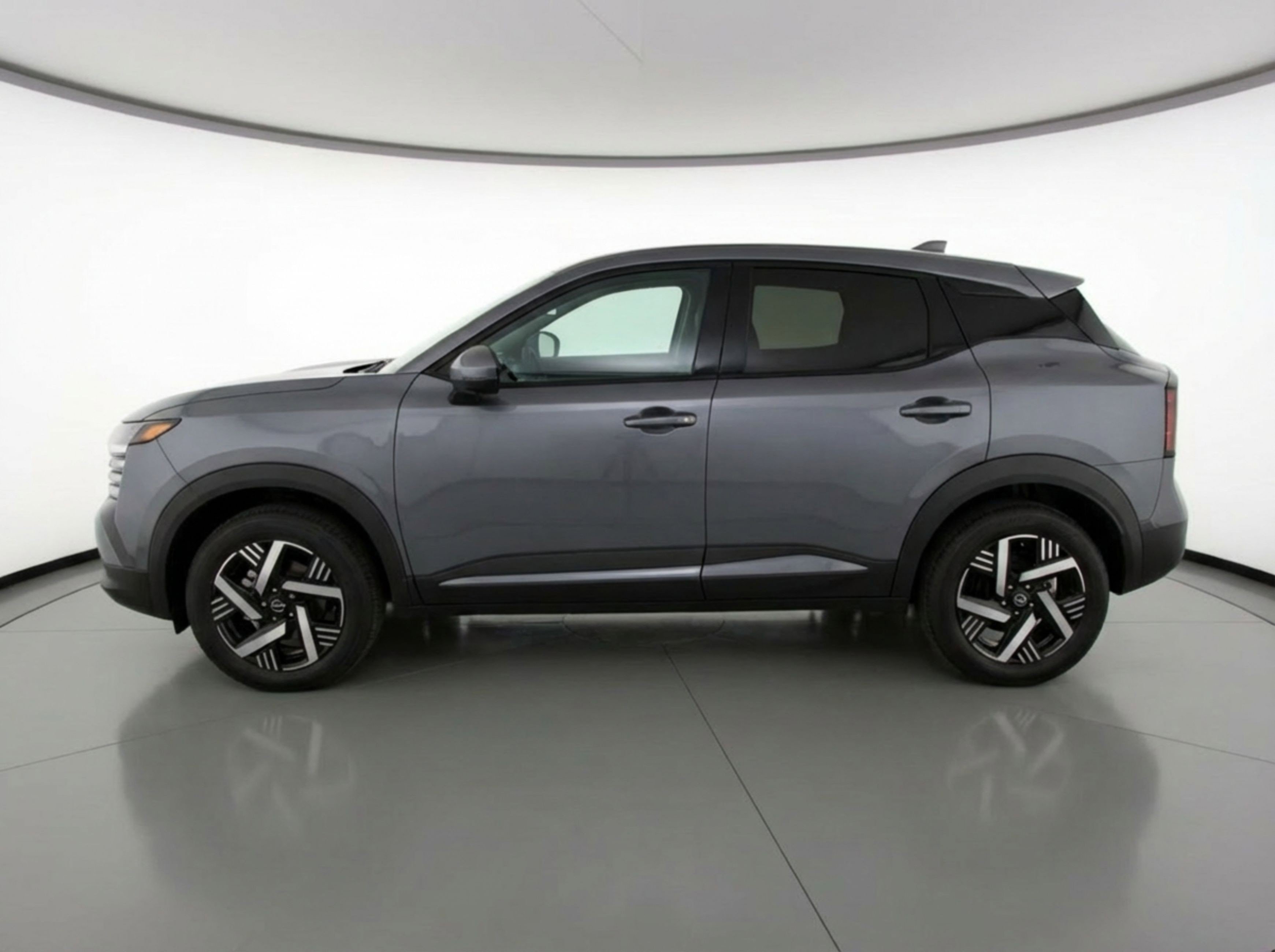 Used 2025 Nissan Kicks SV image 5
