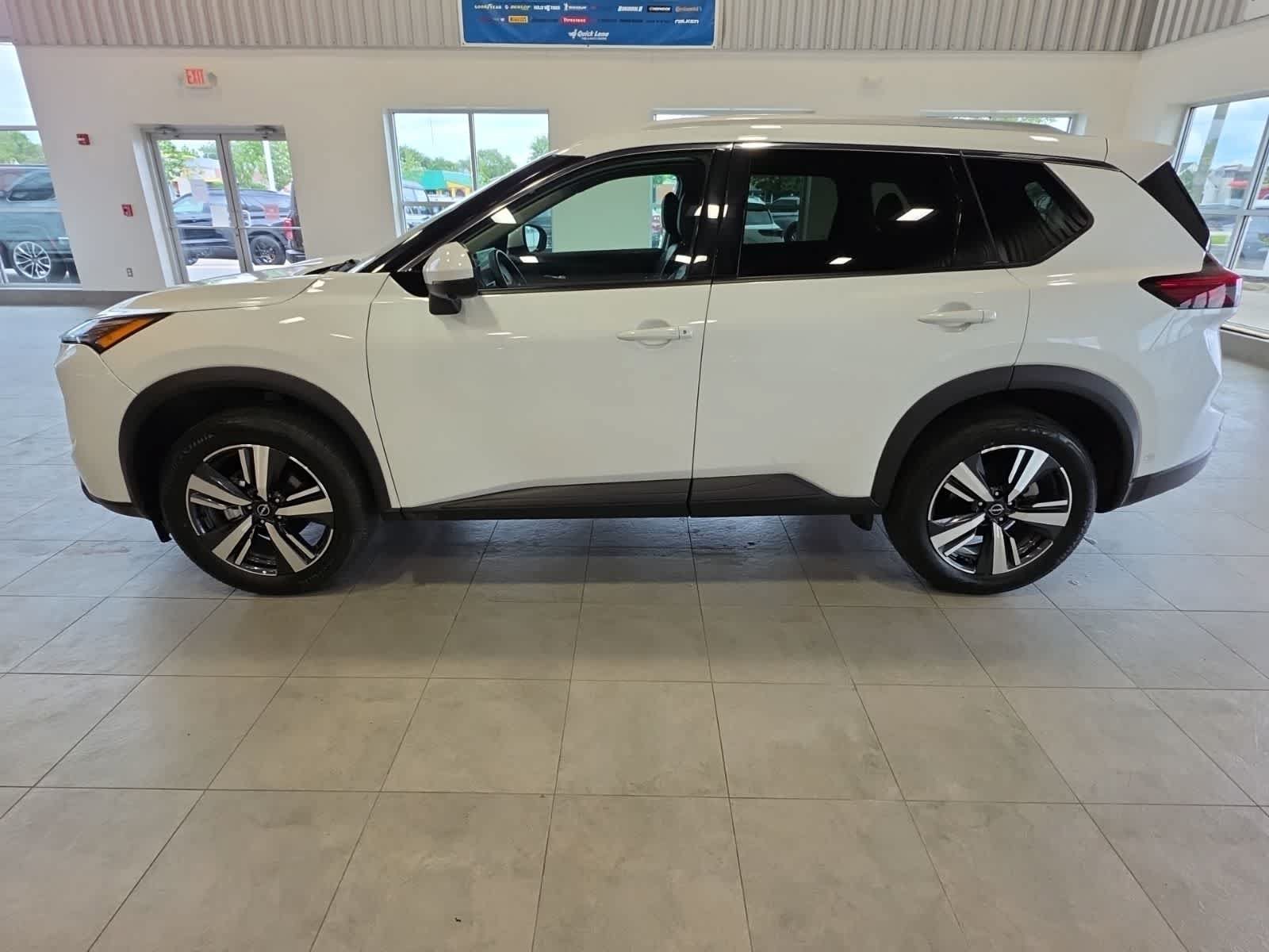 Used 2026 Nissan Rogue SL AWD/4WD image 12