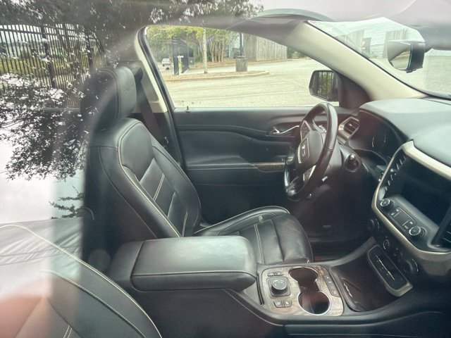 Used 2020 GMC Acadia Denali w/ Technology Package AWD/4WD image 21