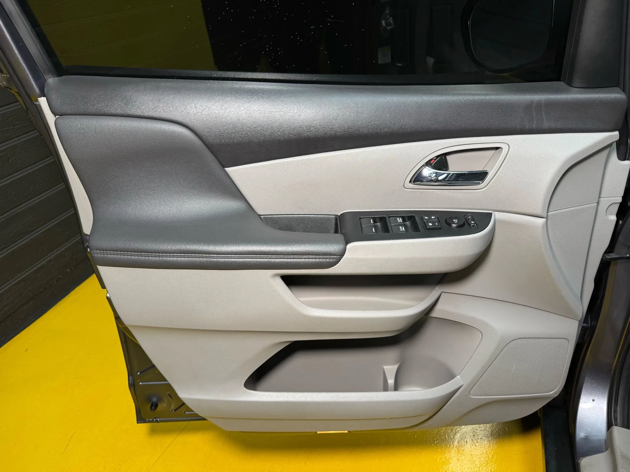 Used 2014 Honda Odyssey EX-L image 28