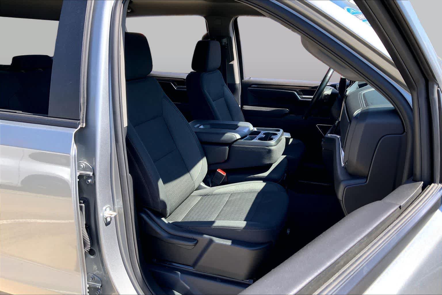 Used 2025 Chevrolet Silverado 1500 LT AWD/4WD image 15