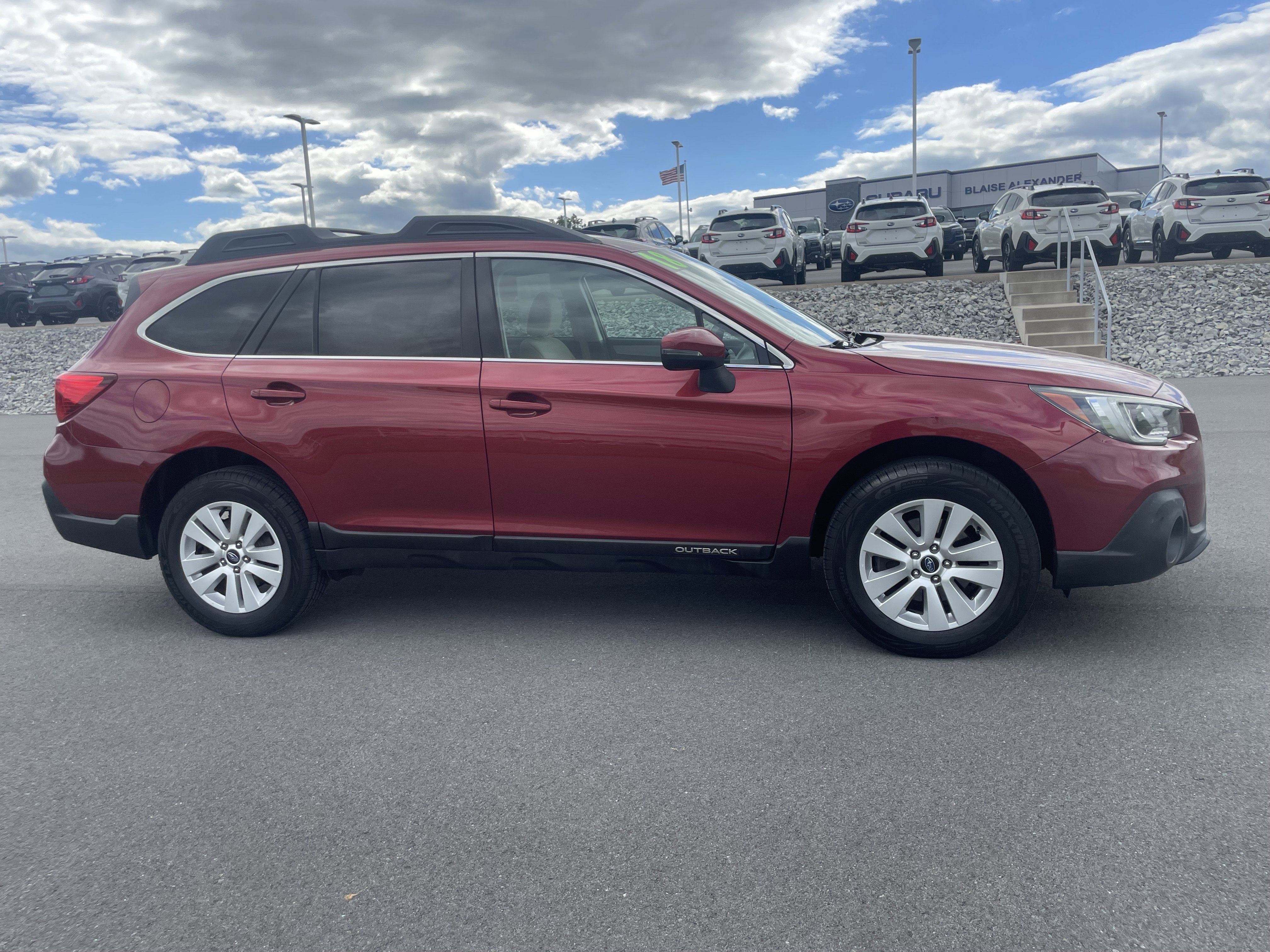 Used 2018 Subaru Outback 2.5i Premium AWD/4WD video 2