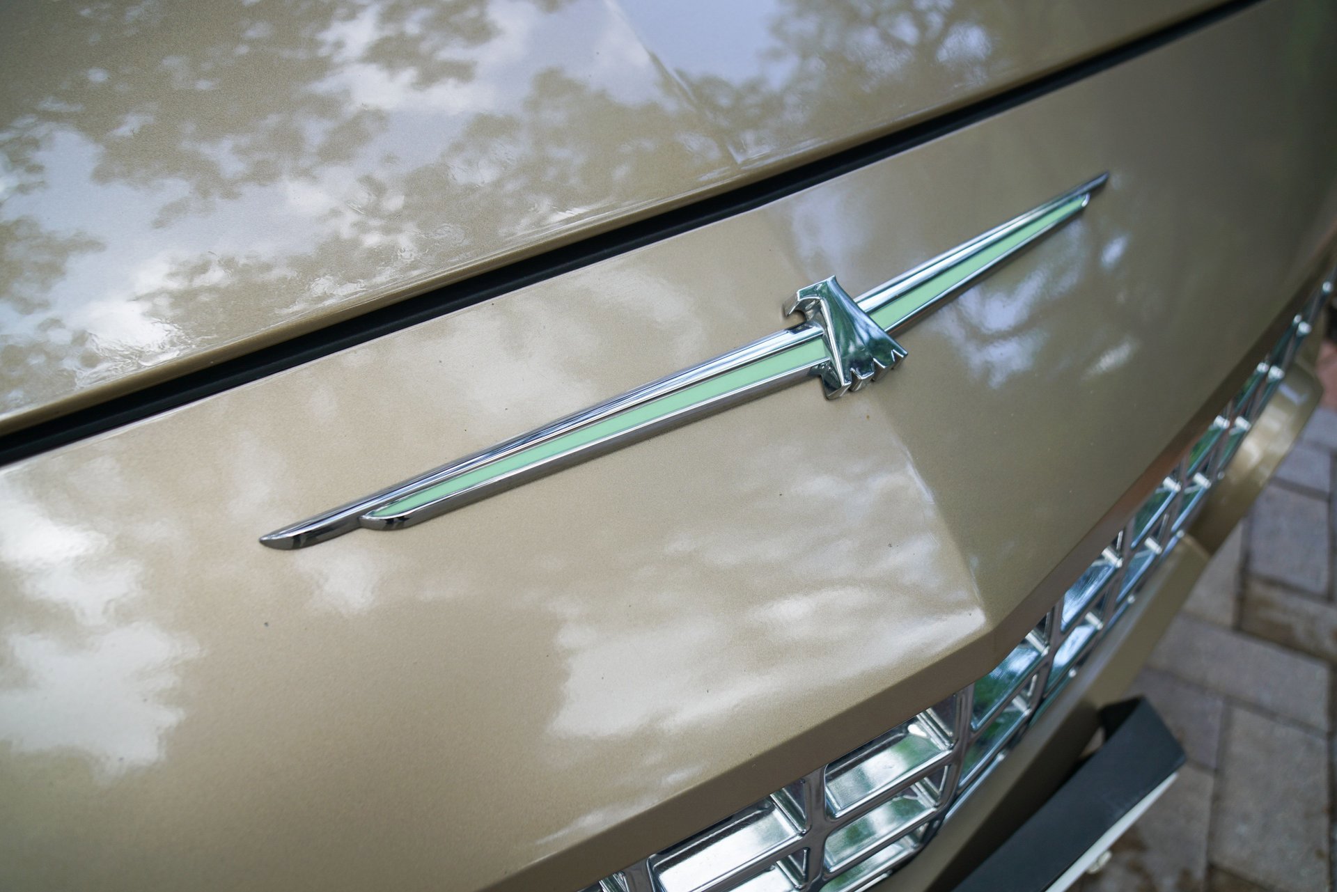 Used 2005 Ford Thunderbird 50th Anniversary RWD image 17