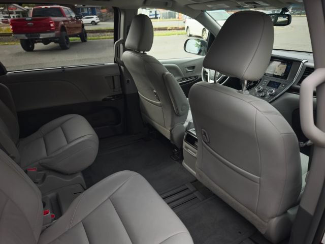 Used 2017 Toyota Sienna XLE w/ XLE Navigation Package FWD image 44