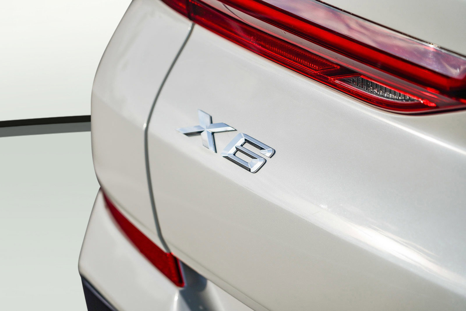 Used 2023 BMW X6 xDrive40i w/ M Sport Package image 12