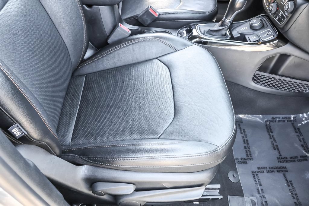 Used 2021 Jeep Compass Limited w/ Sun and Sound Group AWD/4WD image 38