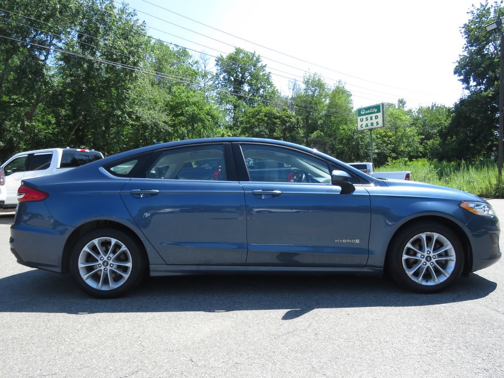 Used 2019 Ford Fusion SE FWD image 4