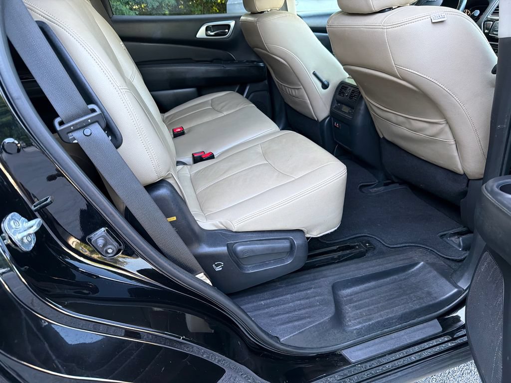 Used 2019 Nissan Pathfinder SV FWD image 15