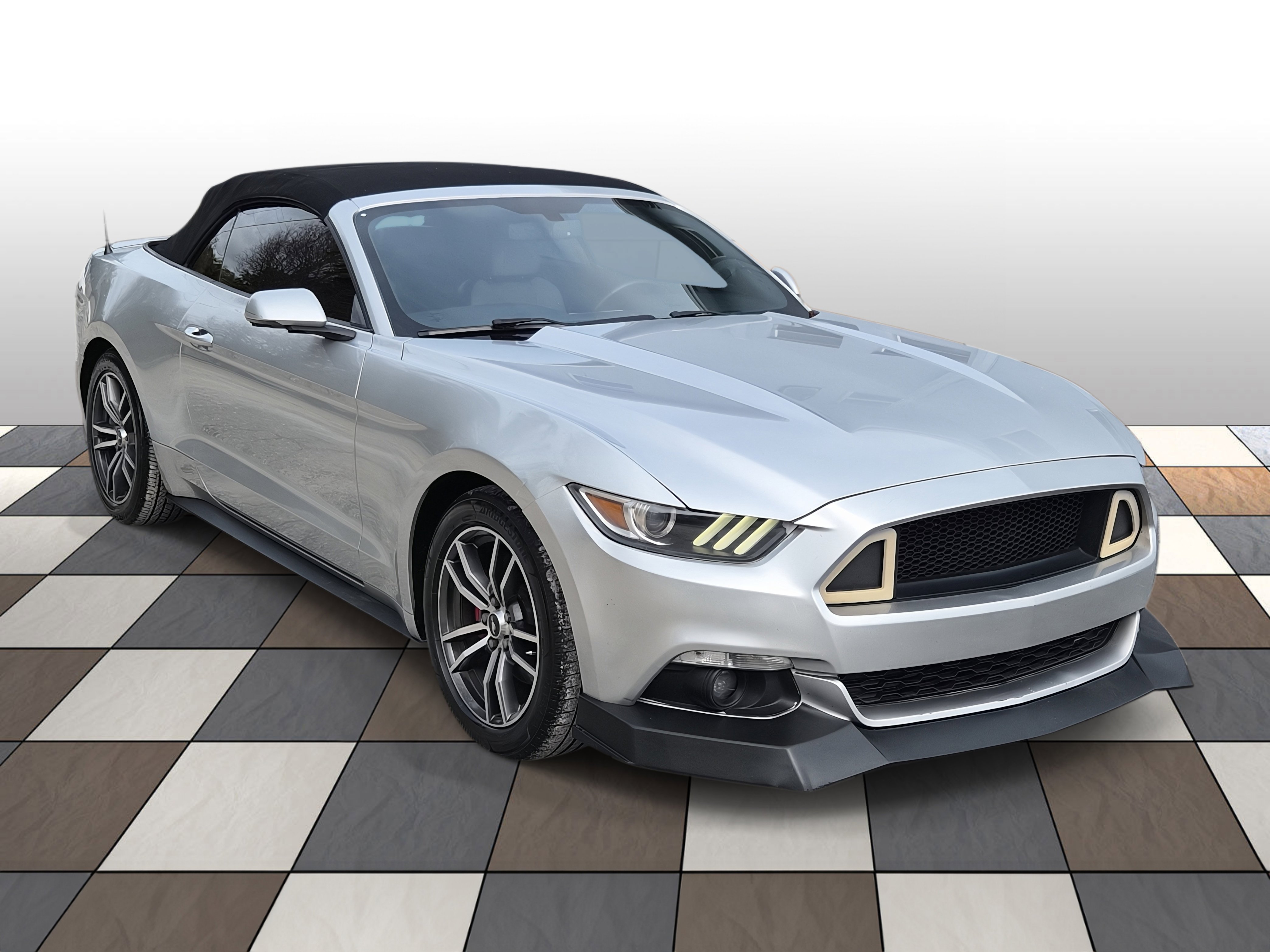 Used 2017 Ford Mustang Premium image 3