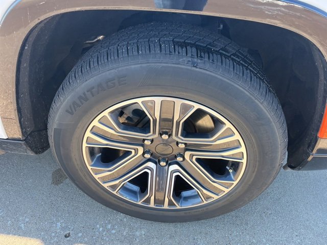 Used 2024 Jeep Wagoneer L Series II w/ Flexible Seating Group image 59