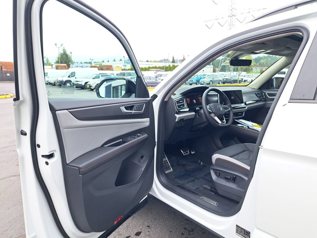New 2026 Volkswagen Atlas Peak Edition AWD/4WD image 10