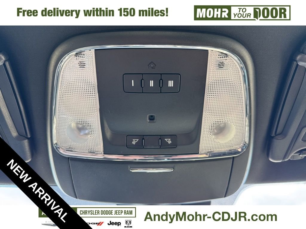 Used 2013 Chrysler 300 C image 11
