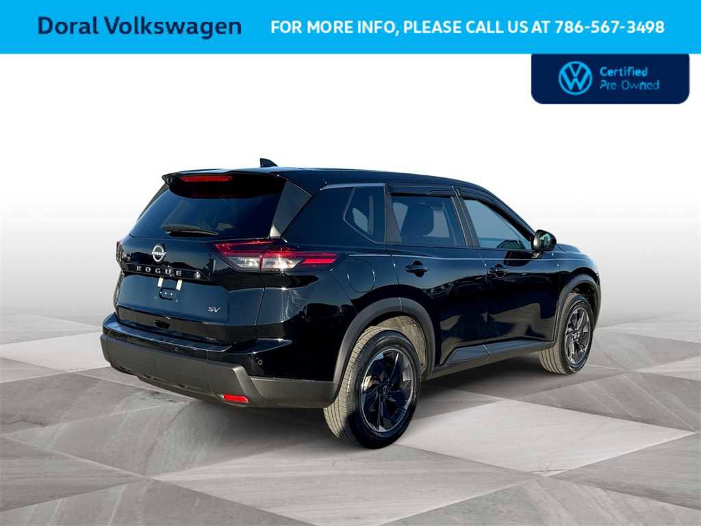 Used 2024 Nissan Rogue SV image 7