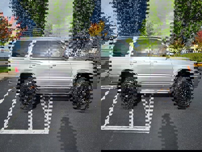 Used 2001 Toyota 4Runner SR5 image 4