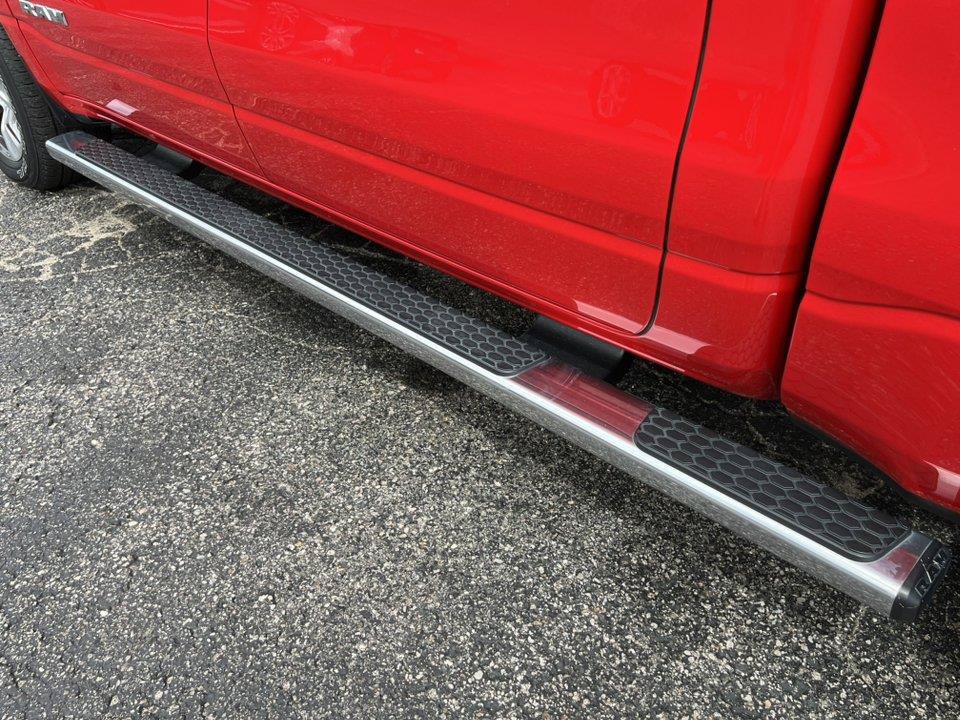 Used 2024 RAM 1500 Laramie AWD/4WD image 7