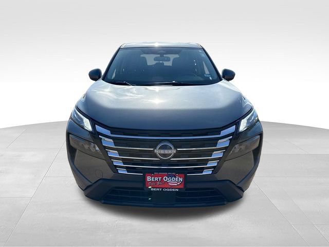 Certified 2026 Nissan Rogue SV FWD image 2