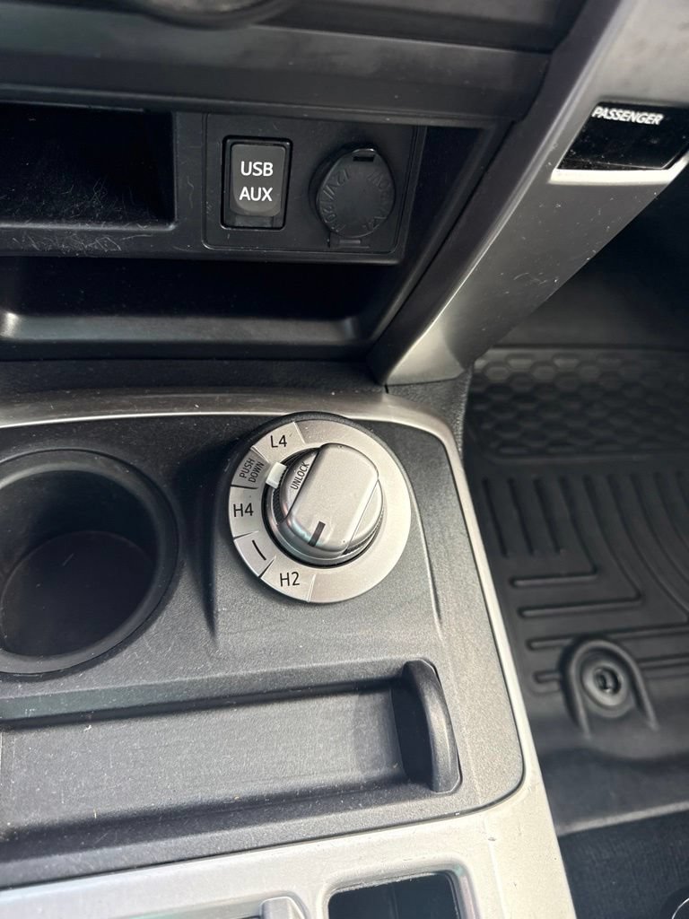 Used 2016 Toyota 4Runner SR5 AWD/4WD image 13