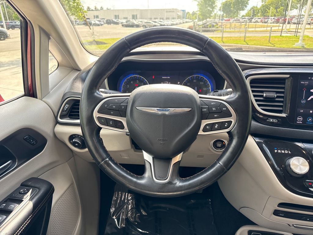 Used 2020 Chrysler Pacifica Touring-L Plus w/ Tire & Wheel Group image 19