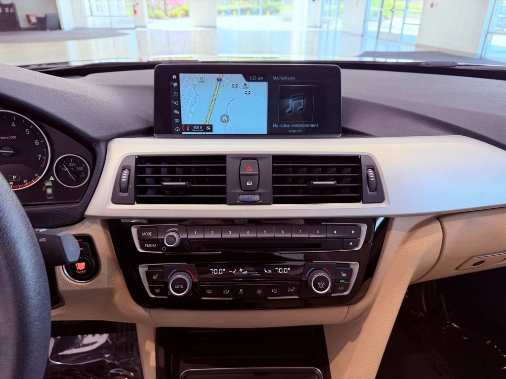 Used 2018 BMW 320i 320i NAV/SUNROOF/BLINDSPOT/1 O w/ Convenience Package image 22