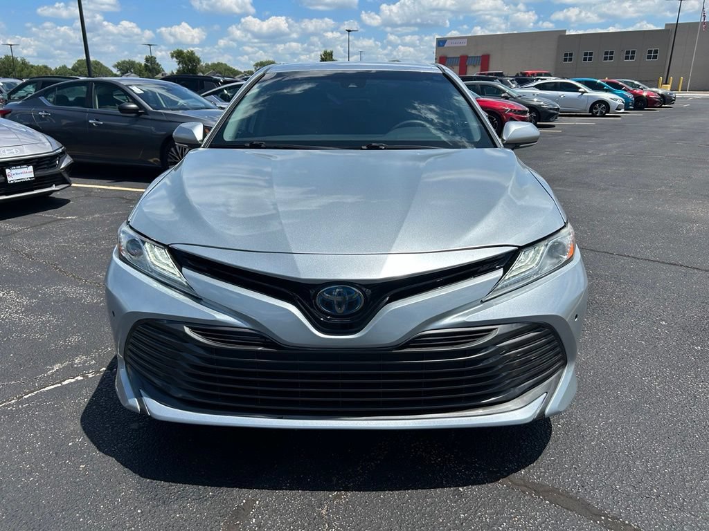 Used 2020 Toyota Camry XLE FWD image 4
