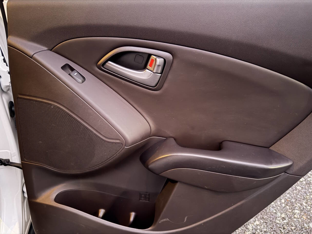 Used 2015 Hyundai Tucson SE image 31