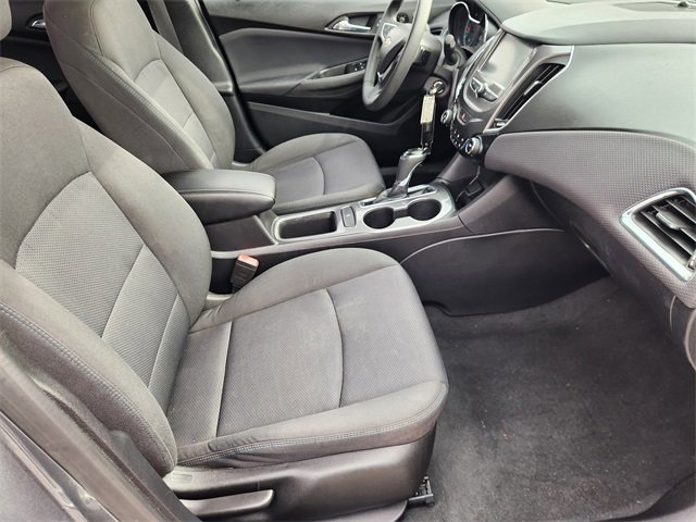 Used 2018 Chevrolet Cruze LT image 14