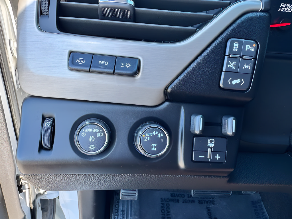 Used 2018 GMC Yukon XL Denali w/ Open Road Package AWD/4WD image 25