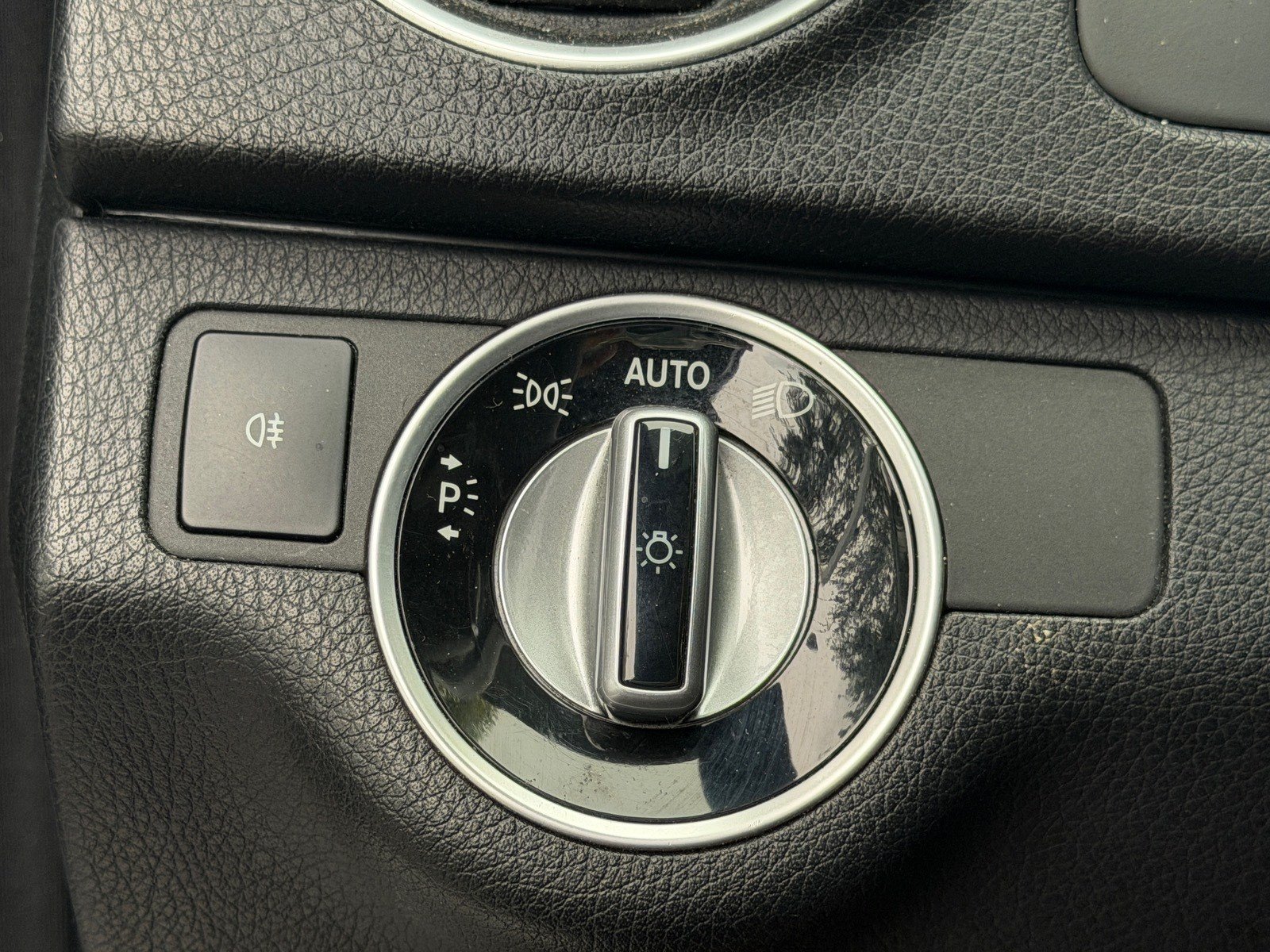 Used 2014 Mercedes-Benz C 250 Sedan image 34