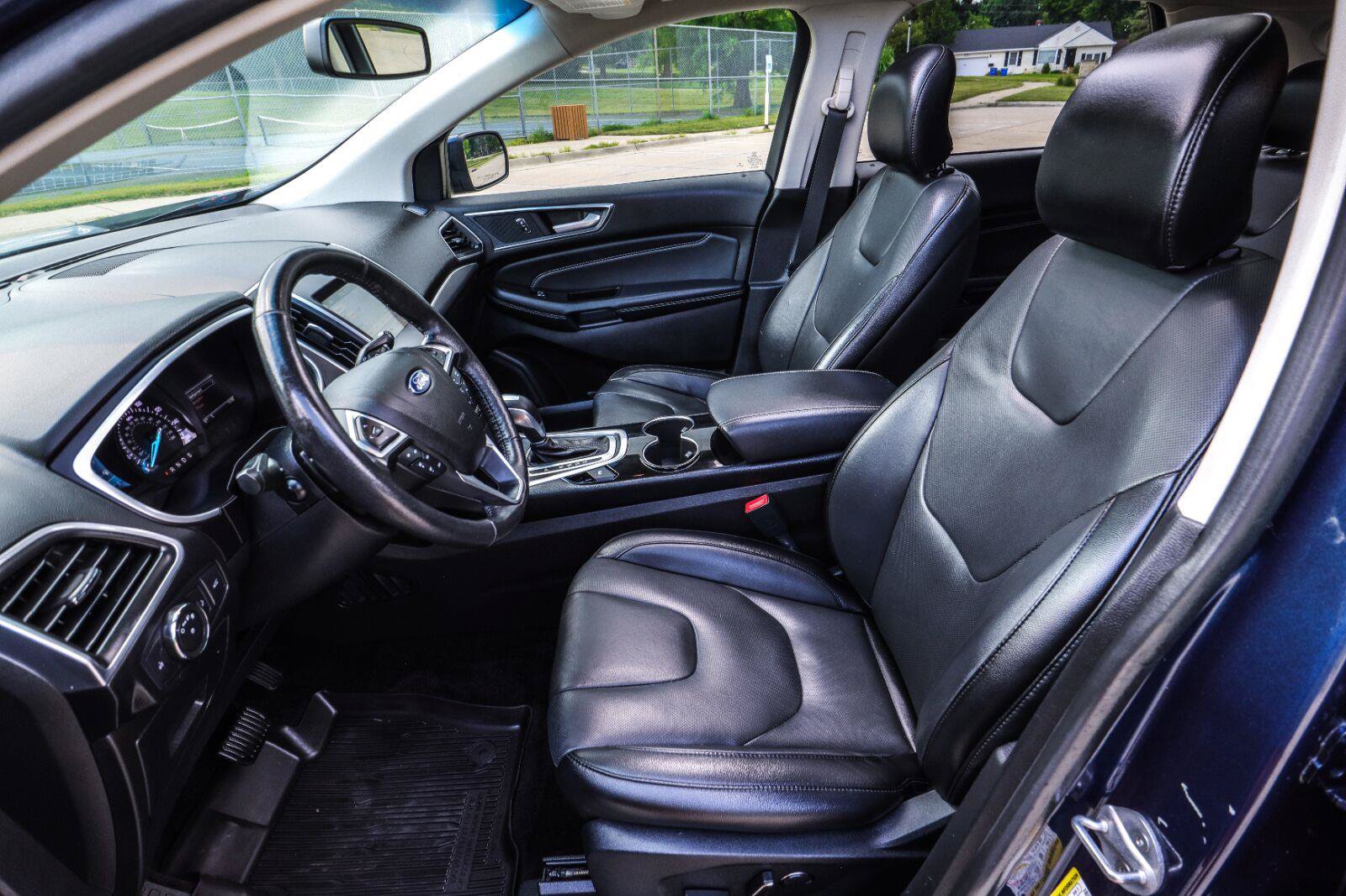 Used 2017 Ford Edge Titanium w/ Equipment Group 301A FWD image 36