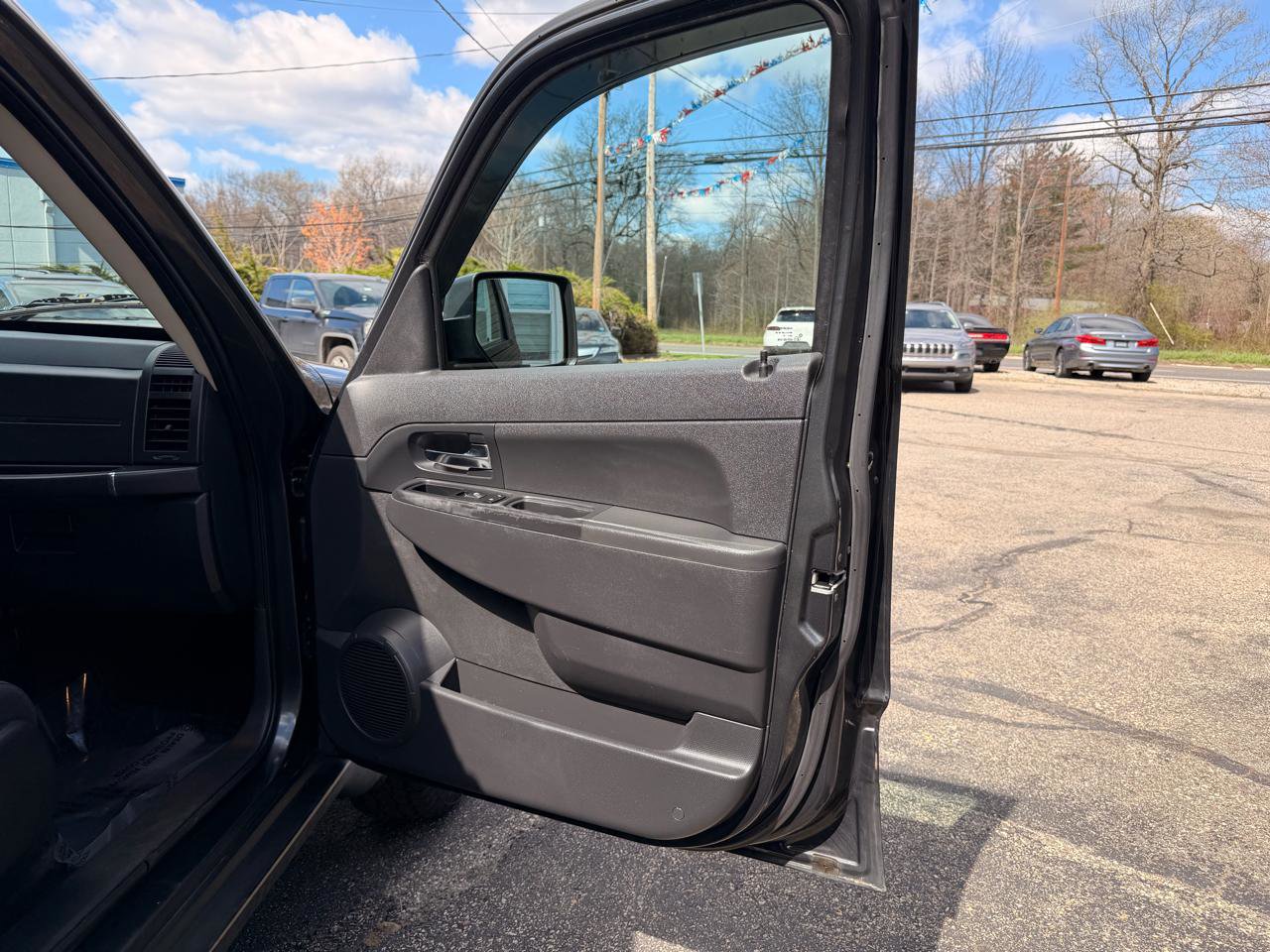 Used 2010 Jeep Liberty Sport w/ Popular Equipment Group image 18