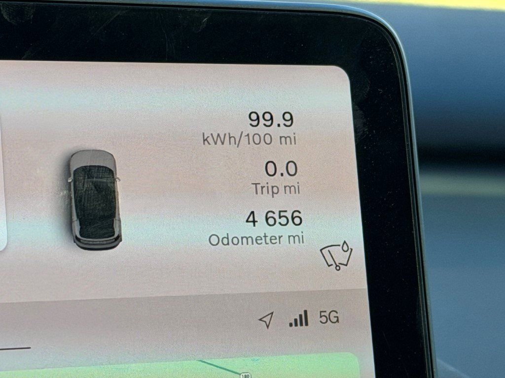 Certified 2025 Volvo EX30 Ultra image 34