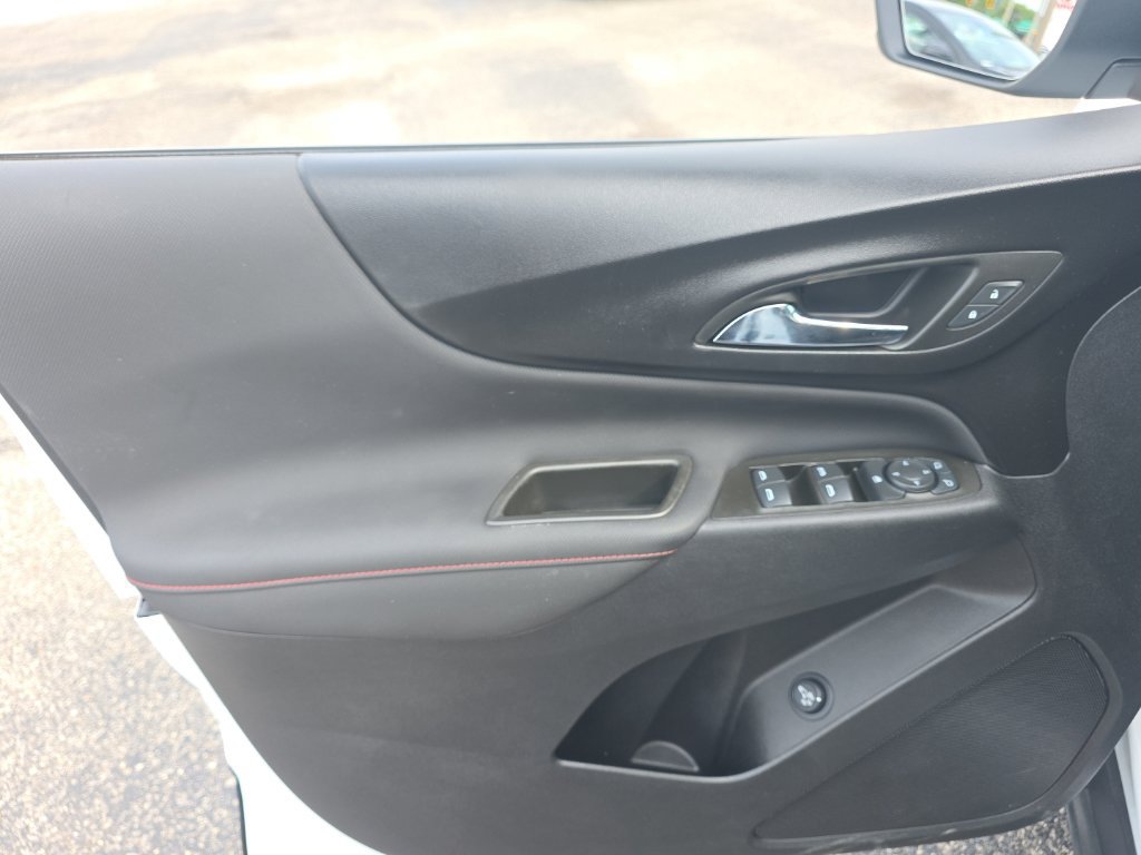 Used 2024 Chevrolet Equinox RS FWD image 15