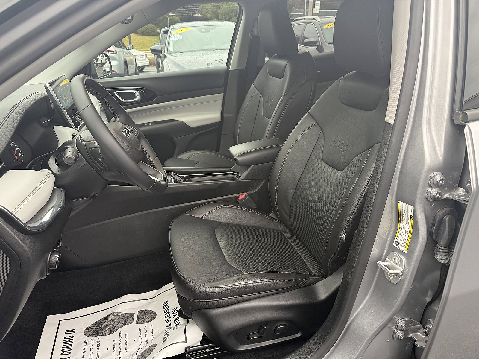 Certified 2022 Jeep Compass Limited image 11